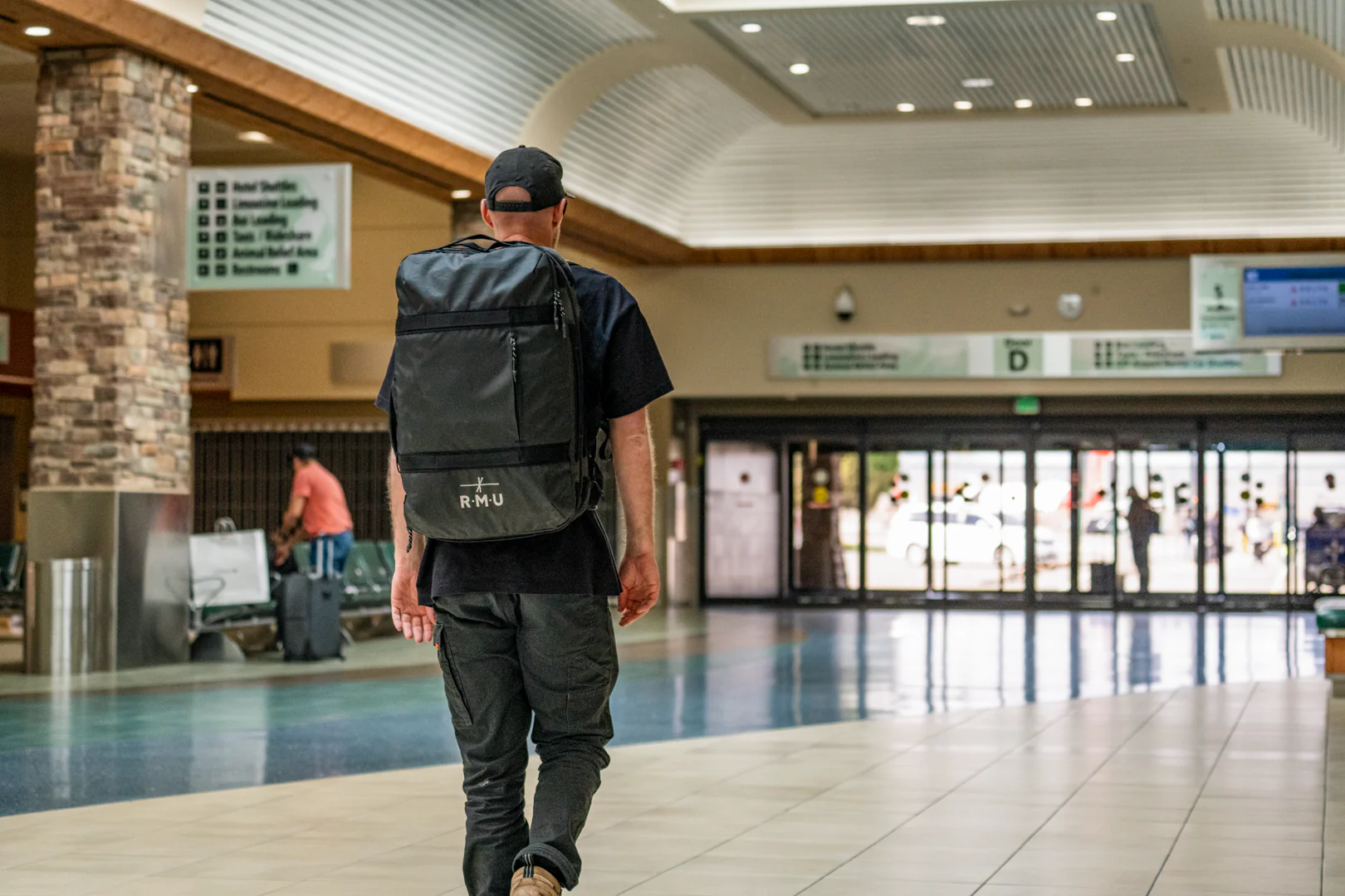 Mountain Briefcase 40L - Image 20