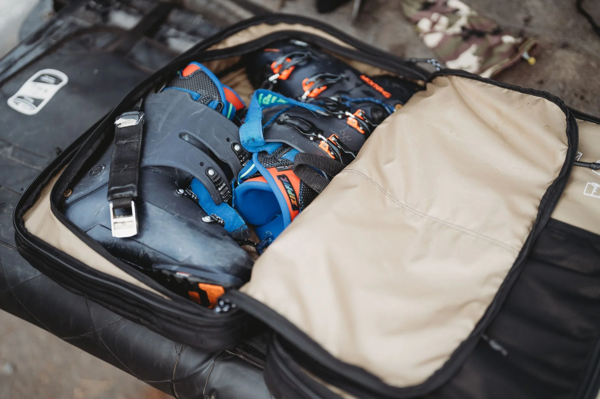 Mountain Briefcase 40L - Image 30